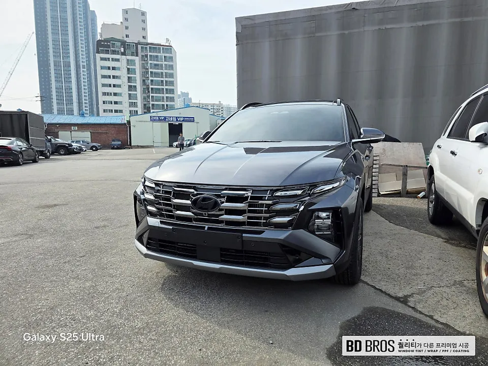 Hyundai Tucson NX4のカーフィルム施工事例｜費用目安・仕上がり 施工写真 3-2