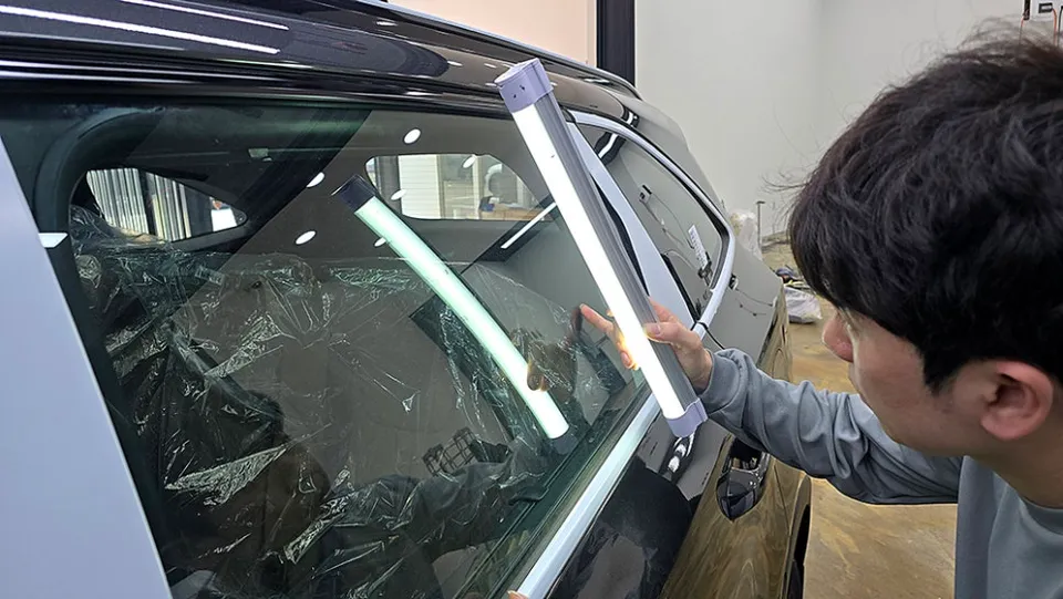 Kia Sorentoのカーフィルム施工事例|費用目安と仕上がり 施工写真 3-3