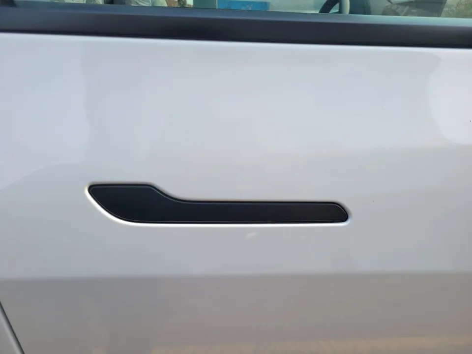 Tesla Model Y PPF施工事例|費用目安と仕上がり 施工写真 1-2