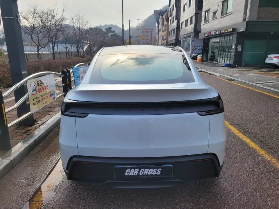 Tesla Model Y PPF施工事例|費用目安と仕上がり 施工写真 2-3