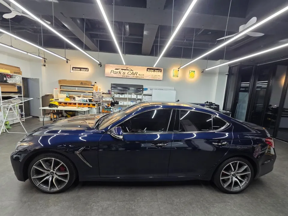 Kia Carnivalのカーフィルム施工事例|断熱・UVカット効果 施工写真 3-1