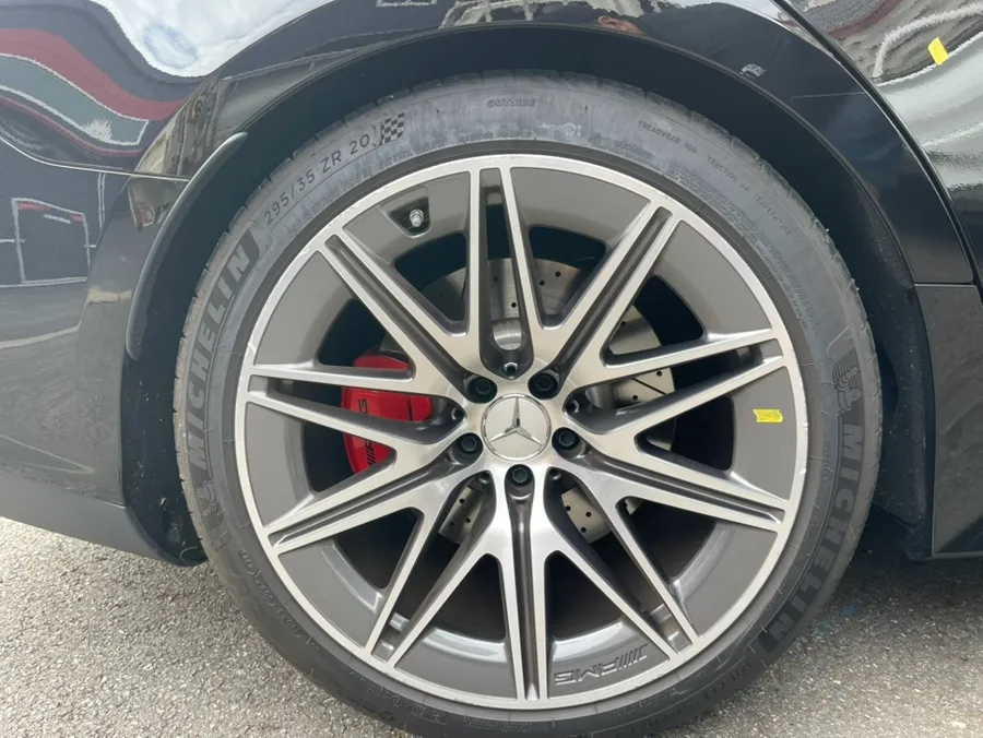 Mercedes-Benz GT43 wheel repair - Mercedes-Benz GT43 Wheel Repair Review — Stunning Gloss Black Fin photo 5