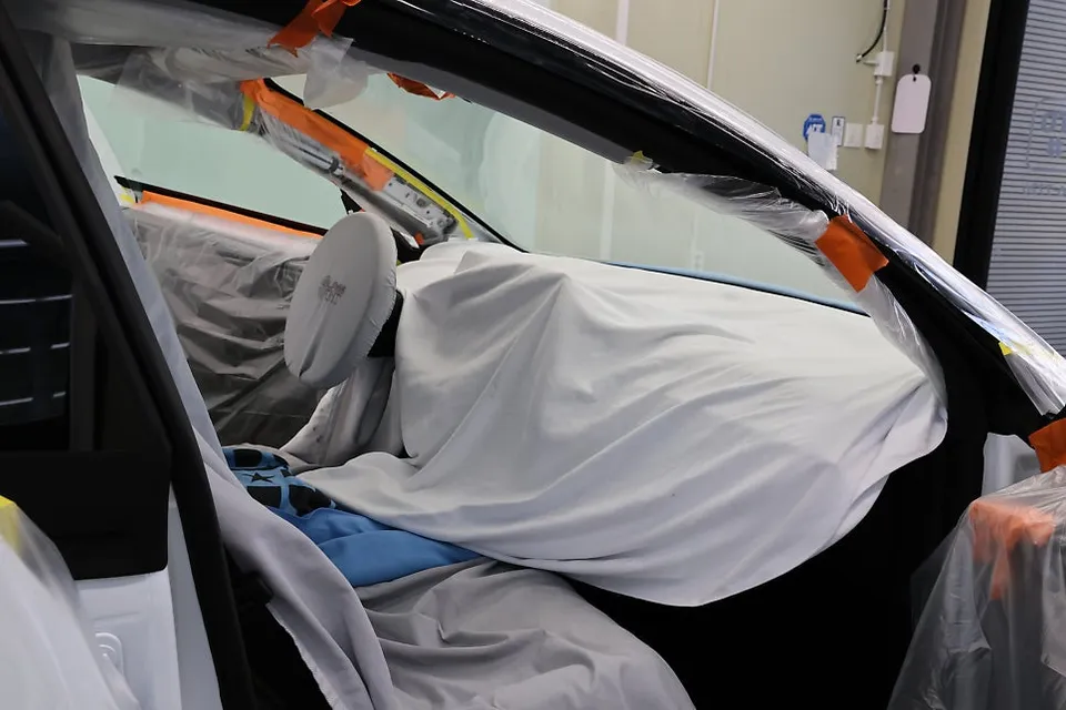 Tesla Model 3 ambient lighting - Tesla Model 3 Ambient Lighting Review — Enhanced Interior LEDs photo 4