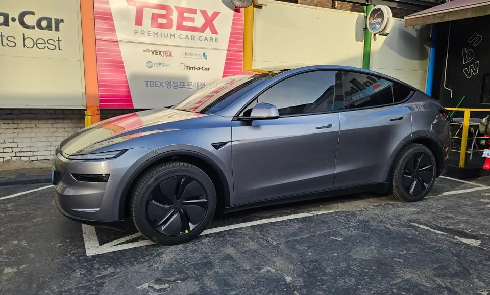 Tesla Model Y window tinting - Tesla Model Y Window Tinting Review — Quick Service photo 3