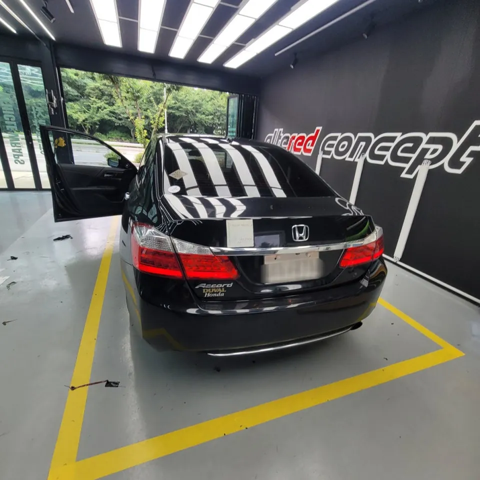 Honda Accordのドライブレコーダー取付事例 施工写真 1-3