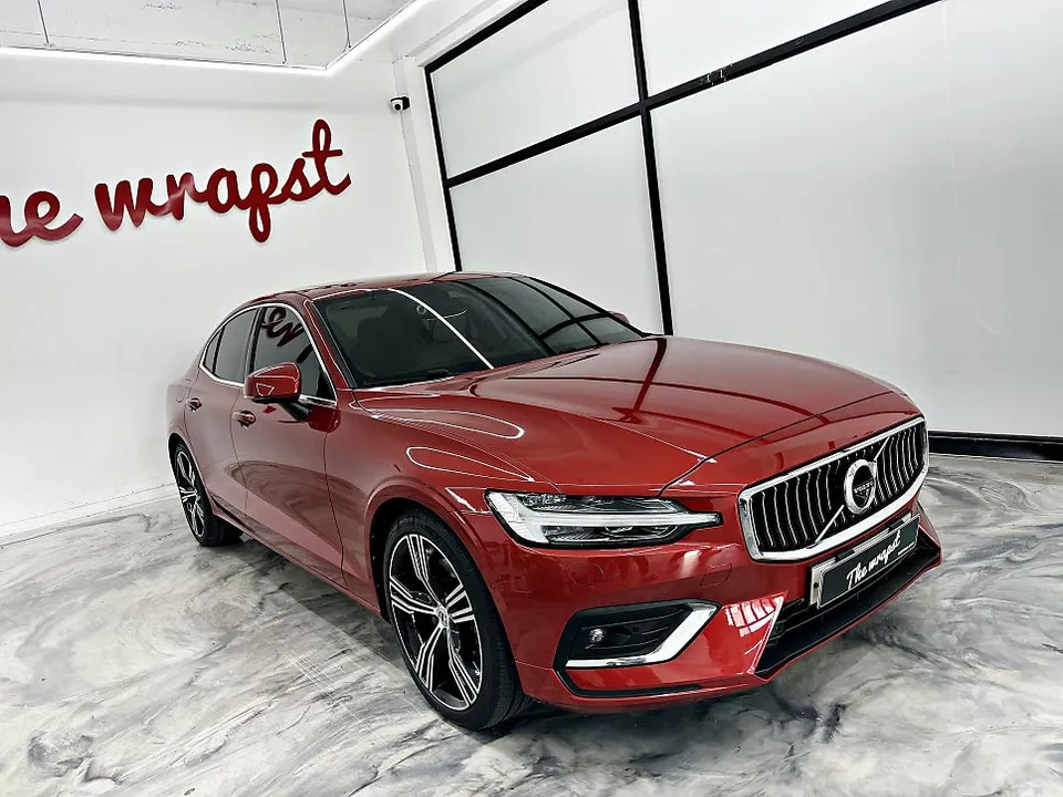 Volvo S60のカーラッピング事例|費用目安・仕上がり 施工写真 2-2