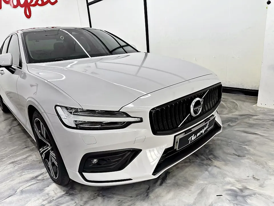 Volvo S60のカーラッピング事例|費用目安・仕上がり 施工写真 3-2