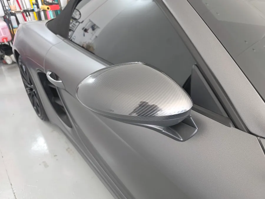 Porsche 718 Boxsterのカーラッピング事例｜サテンダークグレー 施工写真 3-2