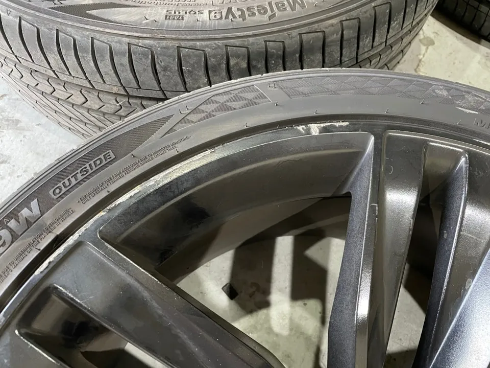 Chevrolet Camaroのホイールリペア・塗装事例 施工写真 3