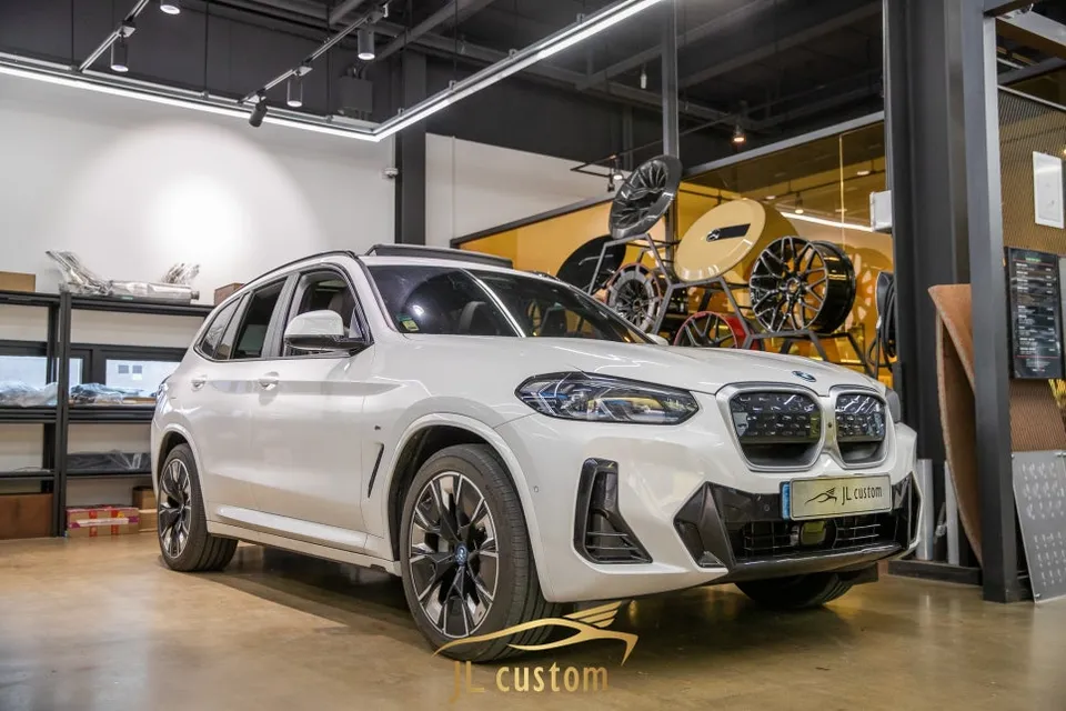 BMW ix3 Ventilated & Heated Seats Review — Enhanced Comfort