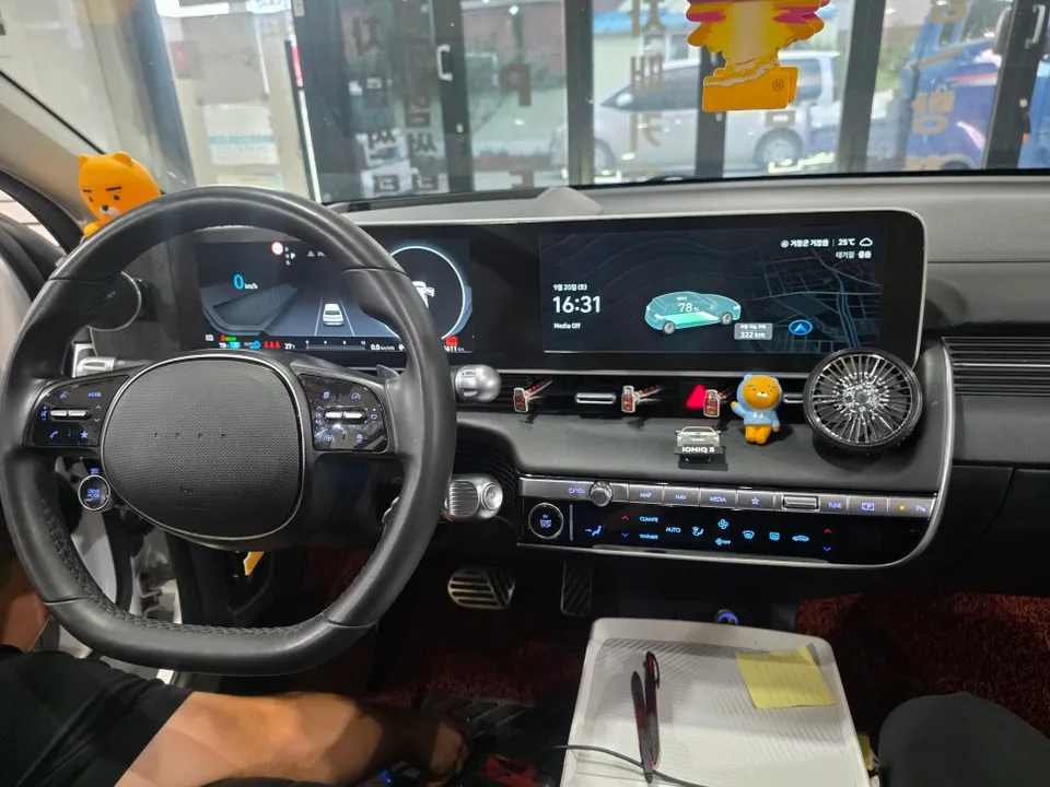 Hyundai IONIQ 5 ghost door - Hyundai IONIQ 5 Ghost Door Review — Enhanced Convenience photo 3