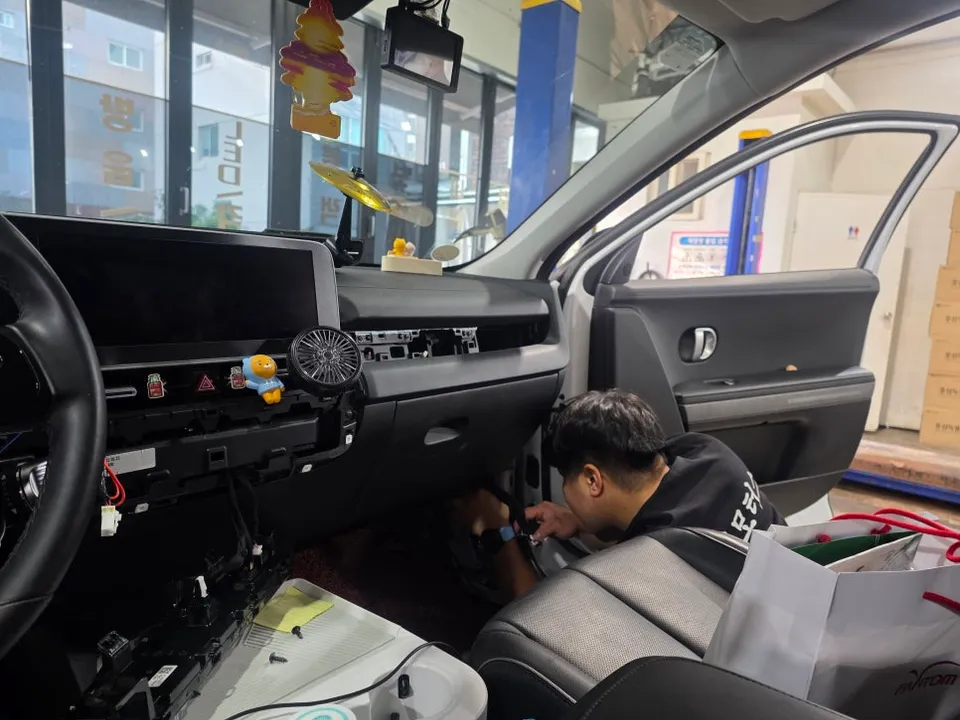 Hyundai IONIQ 5 ghost door - Hyundai IONIQ 5 Ghost Door Review — Enhanced Convenience photo 4