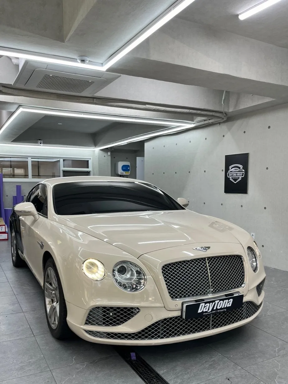 Bentley Continental GTのカーラッピング事例｜費用目安・仕上がり 施工写真 1-1