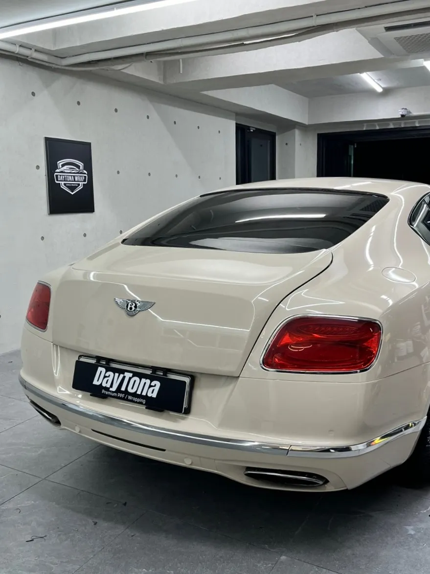 Bentley Continental GTのカーラッピング事例｜費用目安・仕上がり 施工写真 2-3