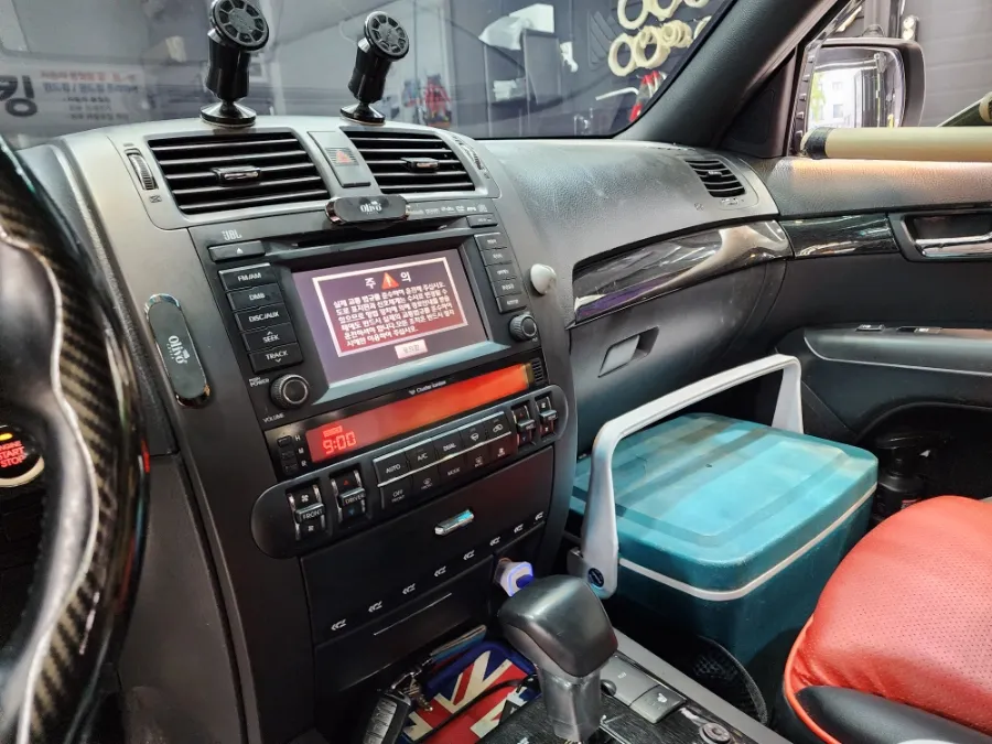Kia MohaveのAndroid Auto・CarPlay取付事例 施工写真 1-2