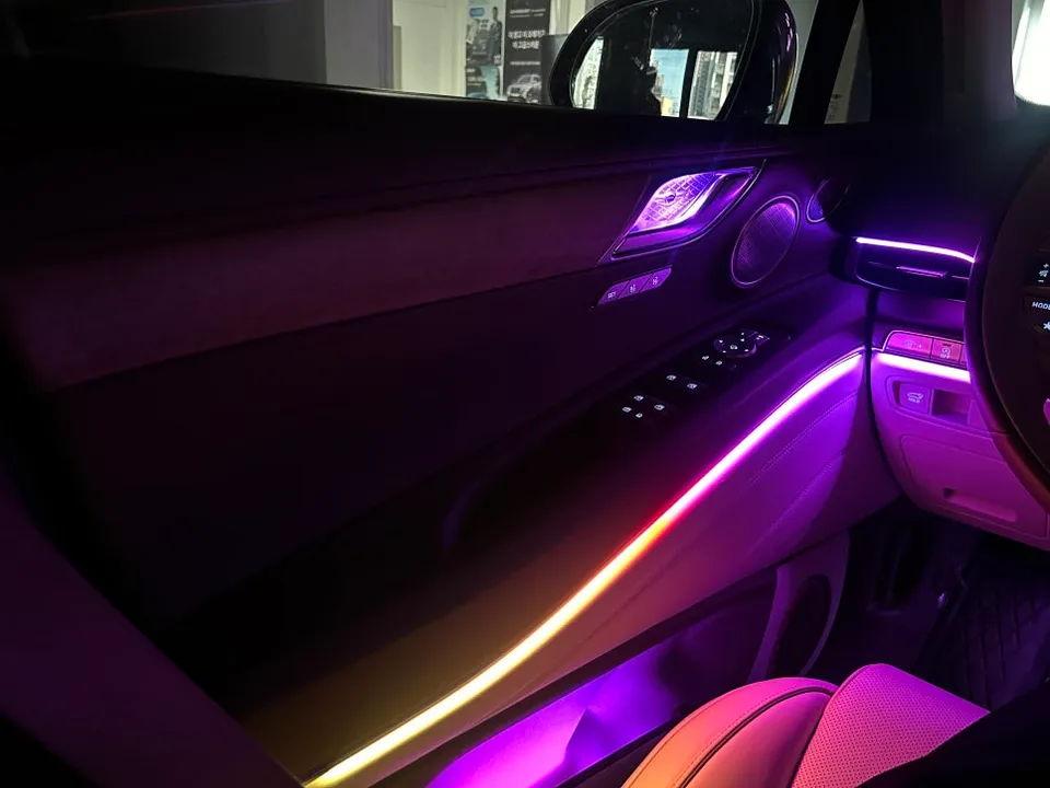 Genesis GV80 ambient lighting - Genesis GV80 Ambient Lighting Review — Enhanced Luxury photo 4