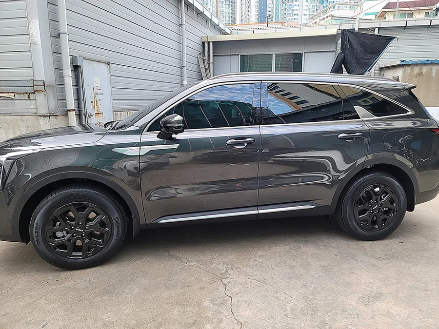 Kia Sorento MQ4のカーフィルム施工事例｜費用目安・仕上がり 施工写真 4-1