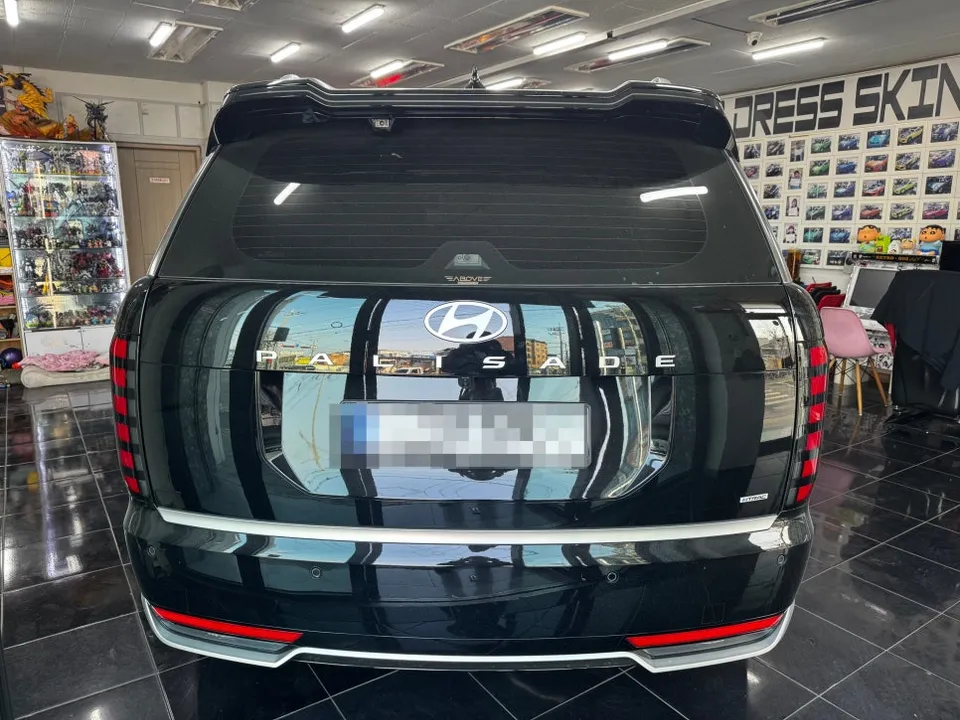 Hyundai Palisade LX3 vinyl wrap - Hyundai Palisade LX3 Vinyl Wrap Review — Glossy Chrome Delete photo 4