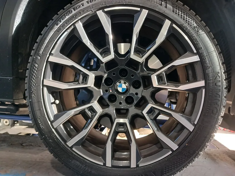 BMW X6 wheel repair - BMW X6 40i Wheel Refinishing Review — Glossy Black Restoration photo 5
