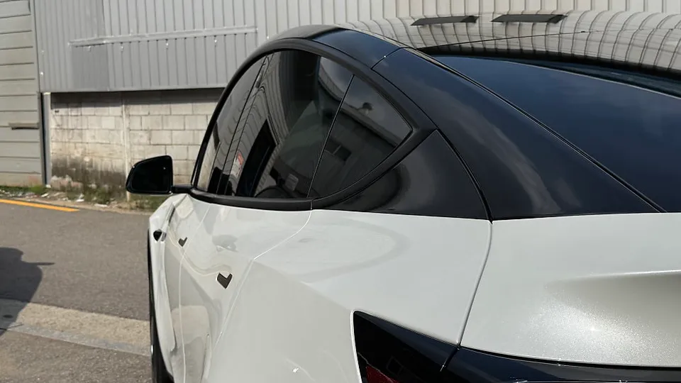 Tesla Model Y PPF施工事例｜費用目安と仕上がり 施工写真 1-2