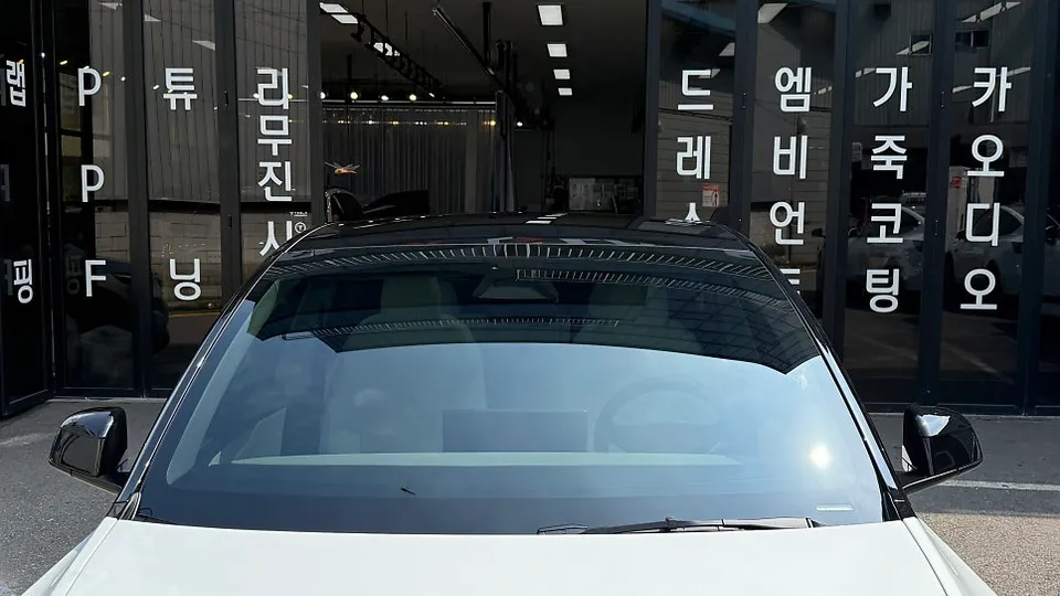 Tesla Model Y PPF施工事例｜費用目安と仕上がり 施工写真 3-2