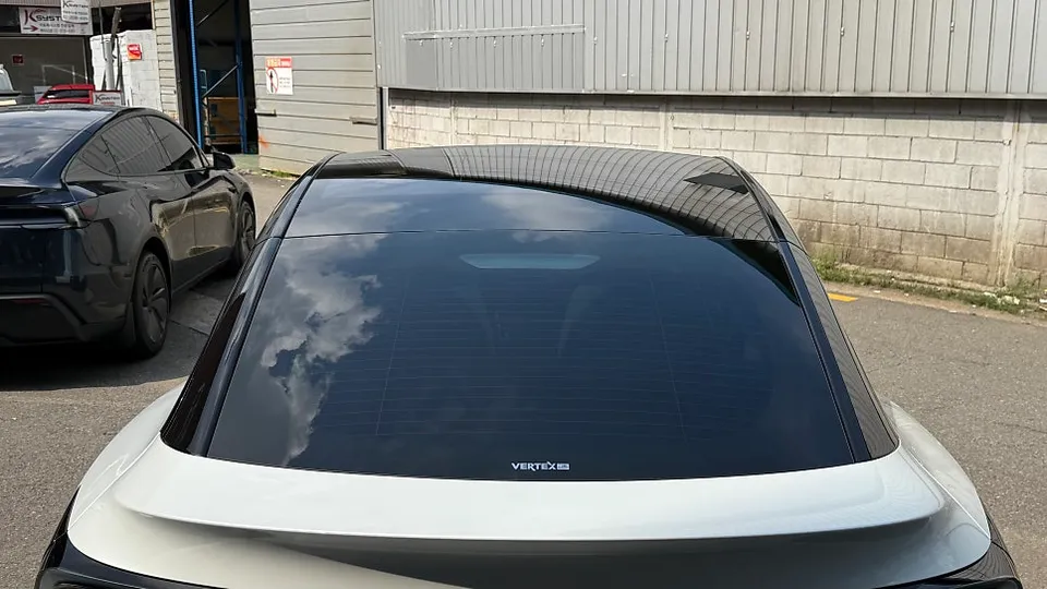 Tesla Model Y PPF施工事例｜費用目安と仕上がり 施工写真 1-3