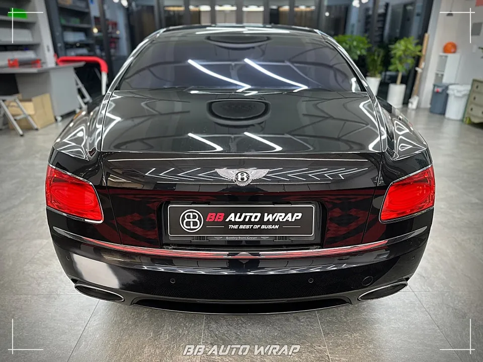 Bentley Flying Spurのカーラッピング事例｜費用目安・仕上がり 施工写真 3-1