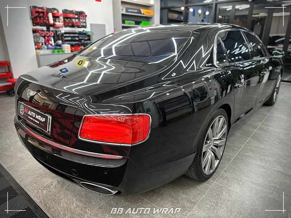 Bentley Flying Spurのカーラッピング事例｜費用目安・仕上がり 施工写真 4-1