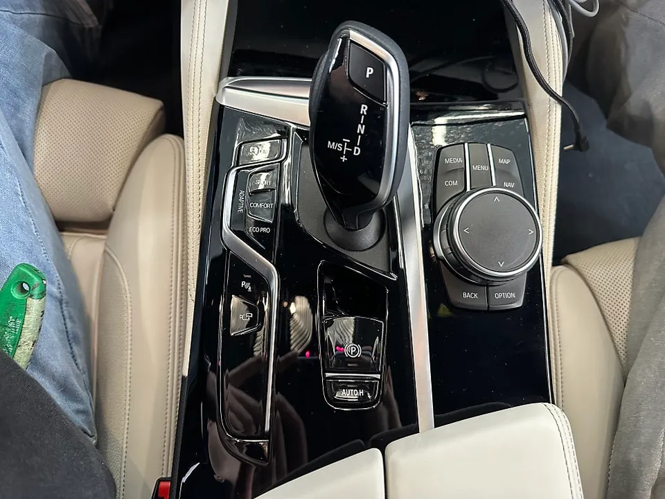 BMW 5 Series G30 カーラッピング事例｜費用目安・仕上がり 施工写真 2-2