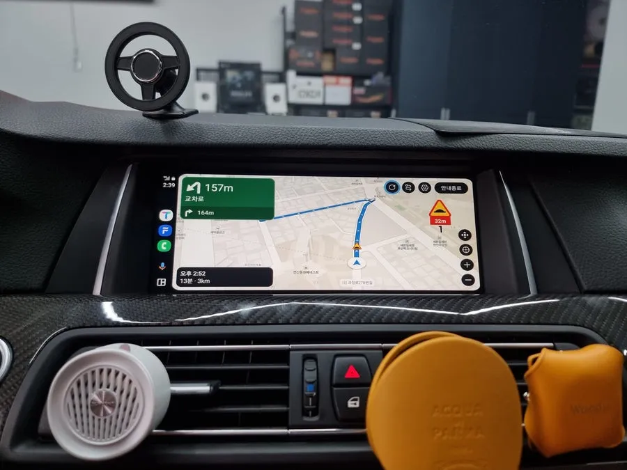 BMW 5 Series F10のAndroid Auto・CarPlay取付事例 施工写真 1-2
