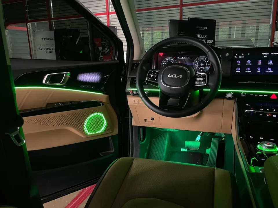 Kia Carnival KA4 ambient lighting - Kia Carnival KA4 Ambient Lighting Review - Enhanced Interior Mood photo 3