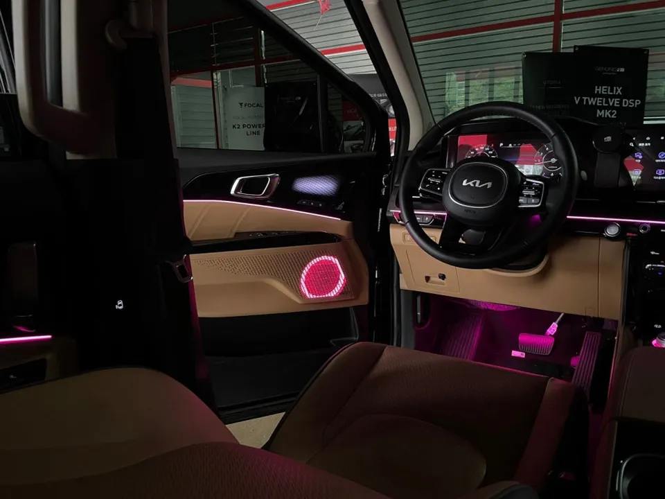 Kia Carnival KA4 ambient lighting - Kia Carnival KA4 Ambient Lighting Review - Enhanced Interior Mood photo 6