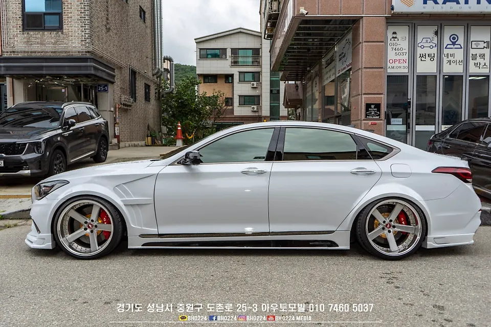 Genesis G80 Sportのカーフィルム施工事例|費用目安・仕上がり 施工写真 1-3