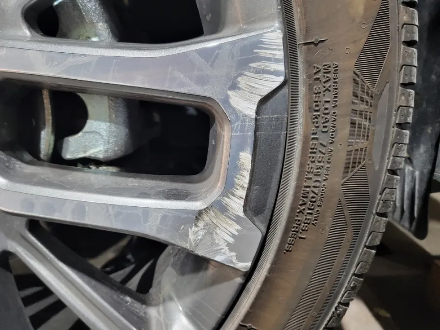 KG Mobility Torresのホイールリペア・塗装事例 施工写真 4