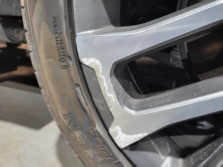 KG Mobility Torresのホイールリペア・塗装事例 施工写真 6