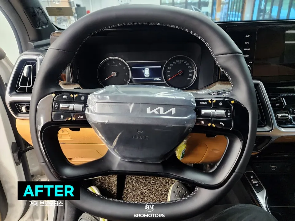 Kia Sorento MQ4 steering wheel - Kia Sorento MQ4 Steering Wheel Customization Review photo 4