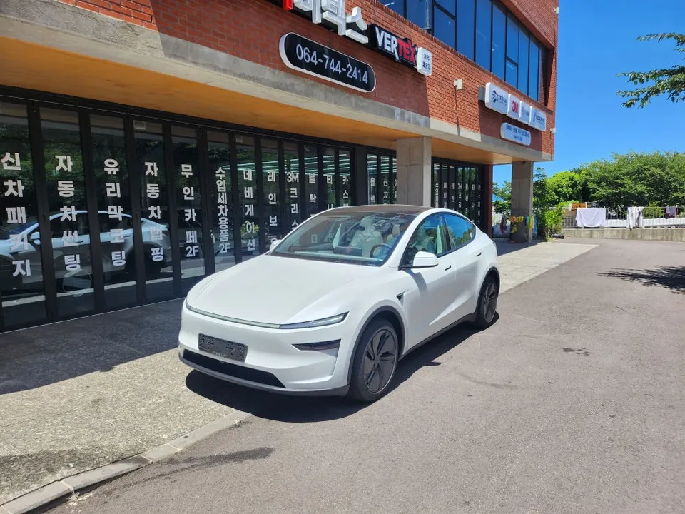 Tesla Model Y PPF施工事例:費用目安と仕上がり 施工写真 2-1