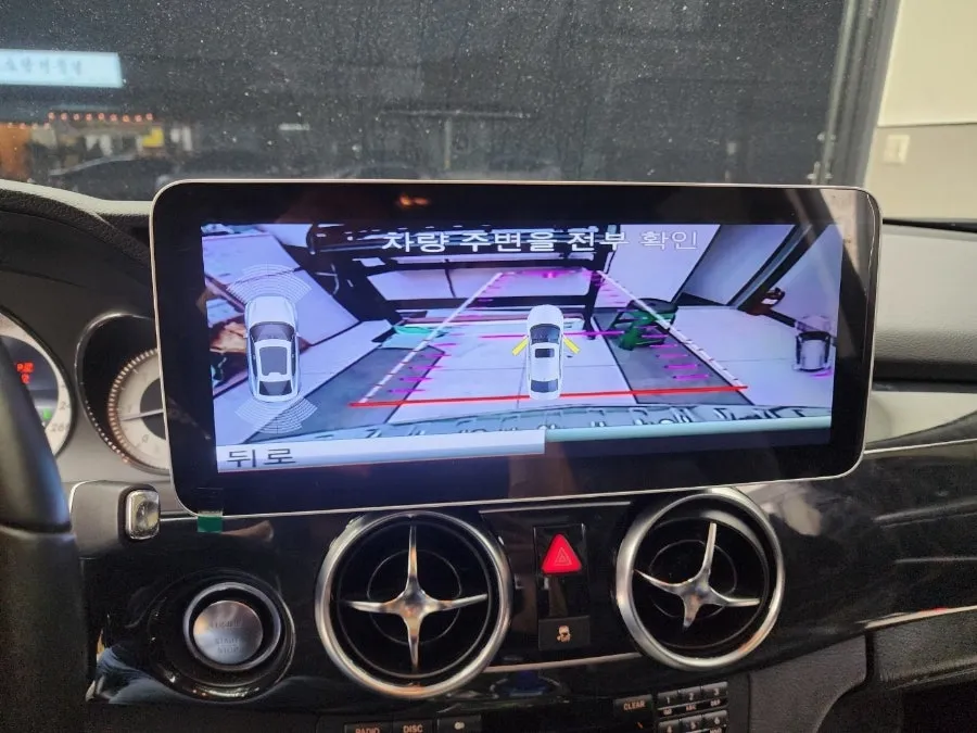 Mercedes-Benz GLKのAndroid Auto・CarPlay取付事例 施工写真 1-2
