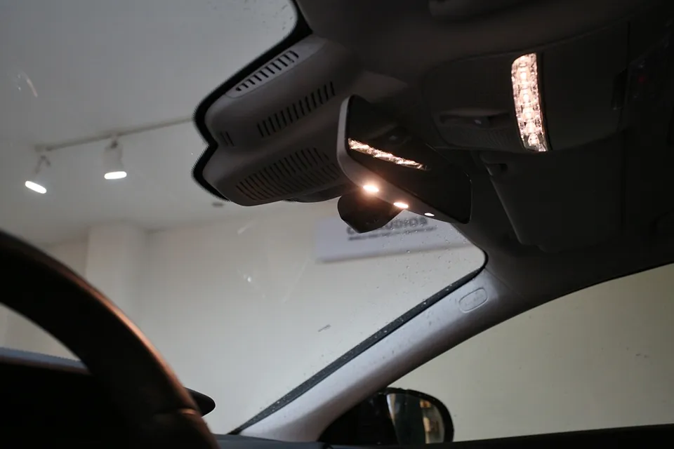 Mercedes-Benz CLS400d dash cam - Mercedes-Benz CLS400d Dashcam Installation Review photo 3