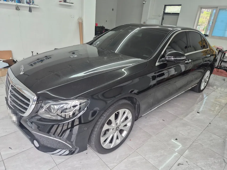Mercedes-Benz E-Class vinyl wrap - Mercedes-Benz E-Class Vinyl Wrap Review — Cost & Results photo 3