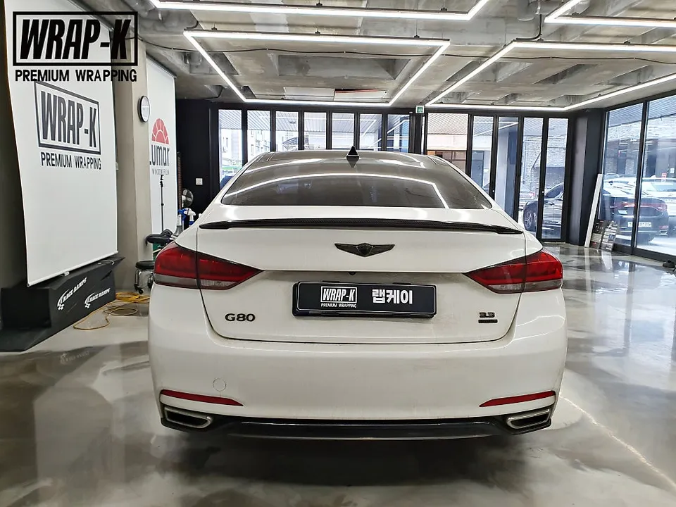 Genesis G80のカーラッピング事例｜費用目安と仕上がり 施工写真 1-2