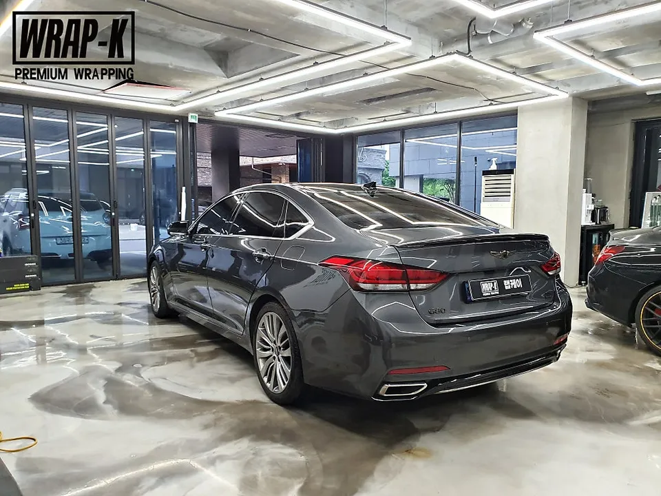 Genesis G80のカーラッピング事例｜費用目安と仕上がり 施工写真 1-3