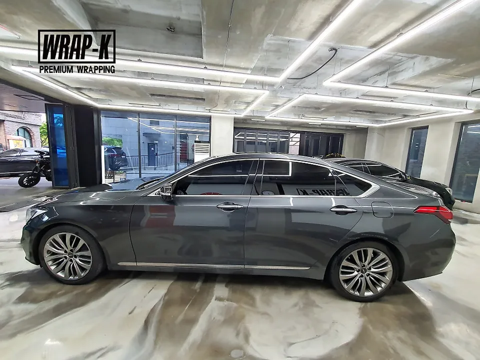 Genesis G80のカーラッピング事例｜費用目安と仕上がり 施工写真 2-3