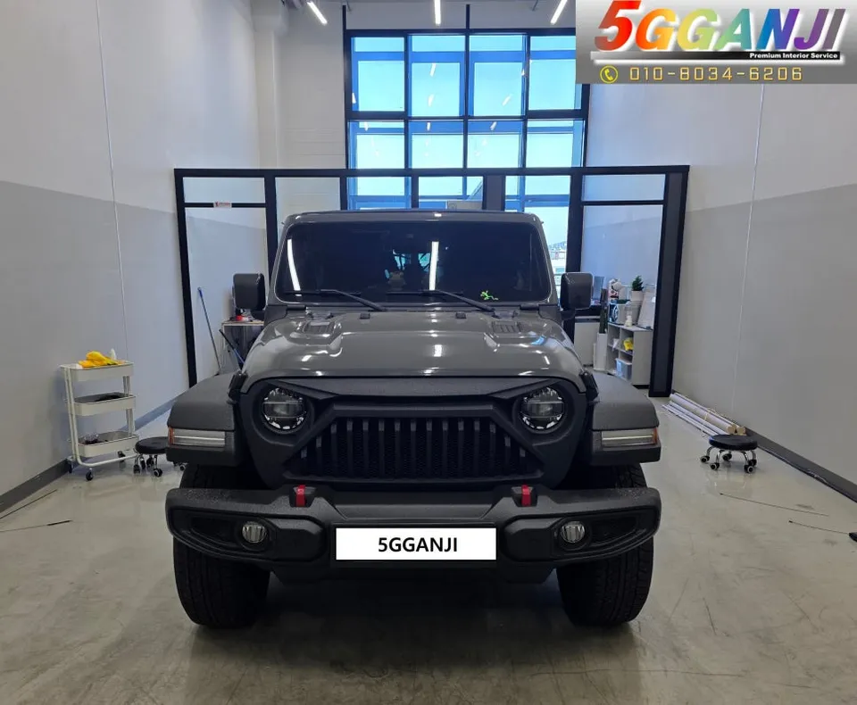 Jeep Wrangler ambient lighting installation result