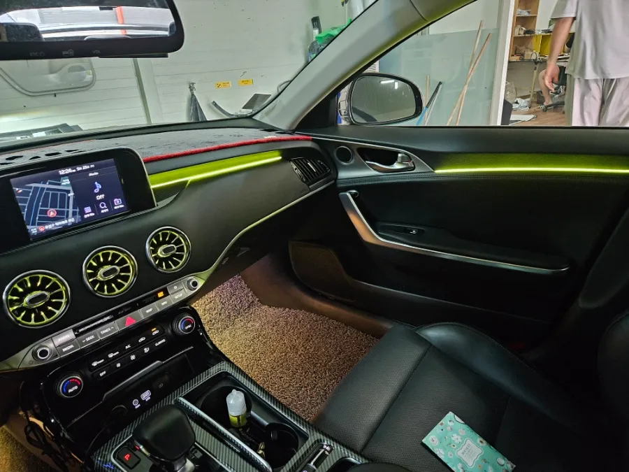 Kia Stinger ambient lighting review