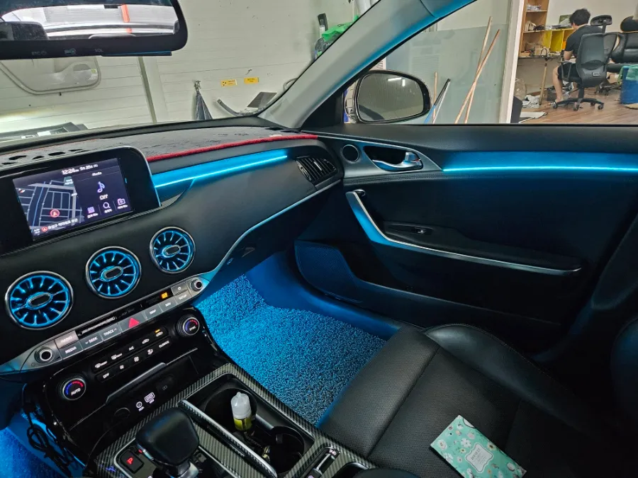 Kia Stinger ambient lighting - Kia Stinger Ambient Lighting Review — Enhanced Interior Mood photo 3