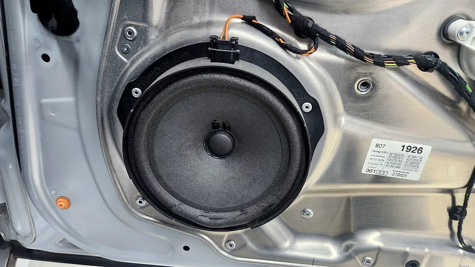 Mercedes-Benz E-Class W212 car audio - Mercedes-Benz E-Class W212 Car Audio Upgrade Review photo 3