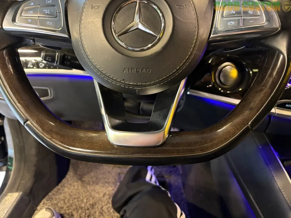 Mercedes-Benz E300 steering wheel - Mercedes-Benz E300 Custom Steering Wheel Review — Enhanced Grip photo 3