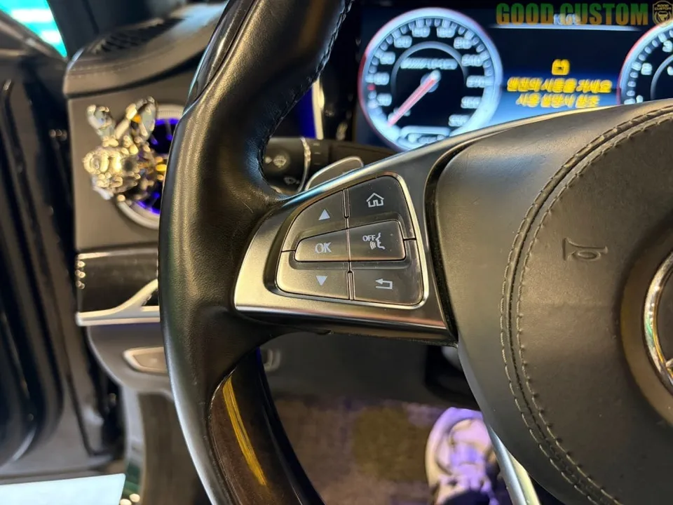 Mercedes-Benz E300 steering wheel - Mercedes-Benz E300 Custom Steering Wheel Review — Enhanced Grip photo 4