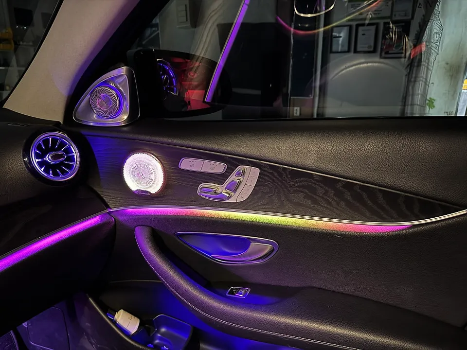Mercedes-Benz E-Class W213 ambient lighting - Mercedes-Benz E-Class W213 Ambient Lighting Review photo 3